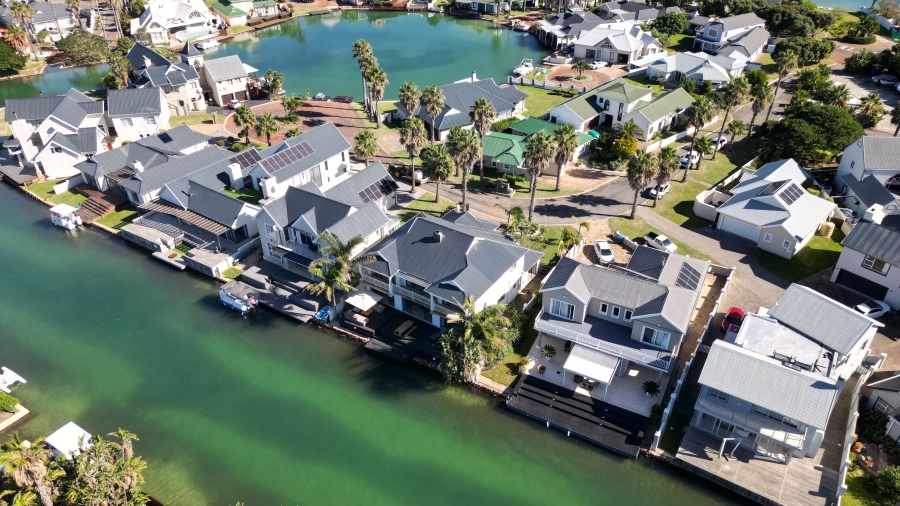 5 Bedroom Property for Sale in Marina Martinique Eastern Cape